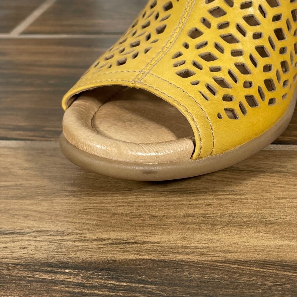 Earth Cascade Womens Size 7.5 Shoes Yellow Leather Peep Toe Slingback Sandal - Picture 3 of 15